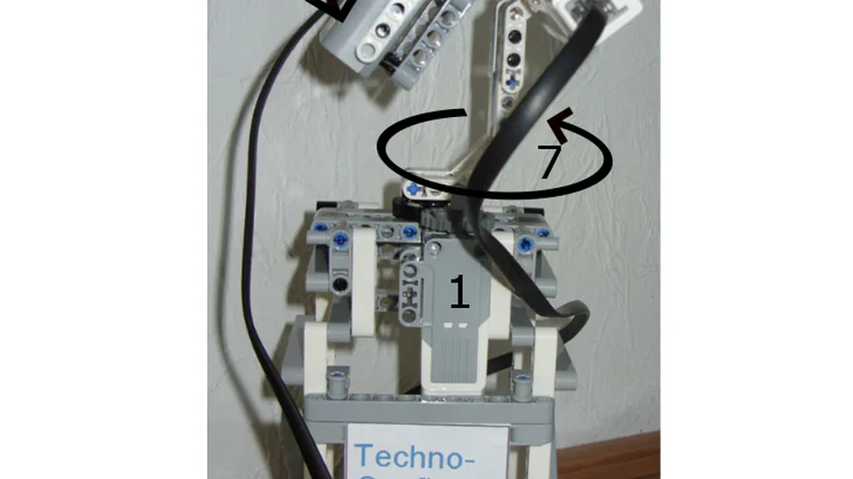 Solar unit that turns to face the sun